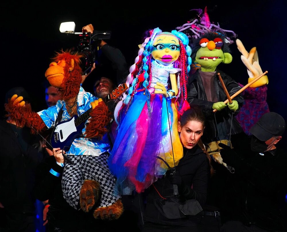 The Weirdos puppeteers