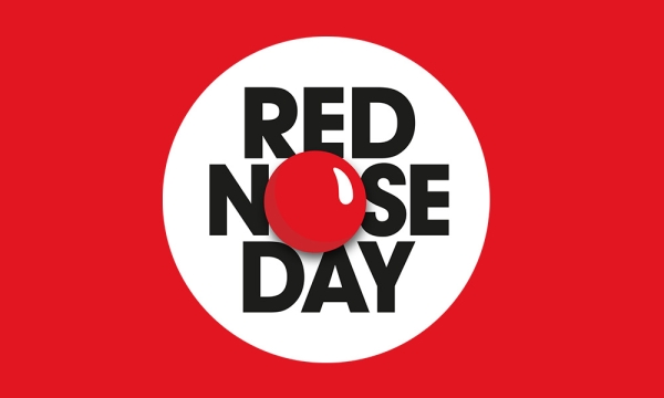 Coldplay fait équipe avec le casting de la série 'Game Of Thrones' pour le Red Nose day