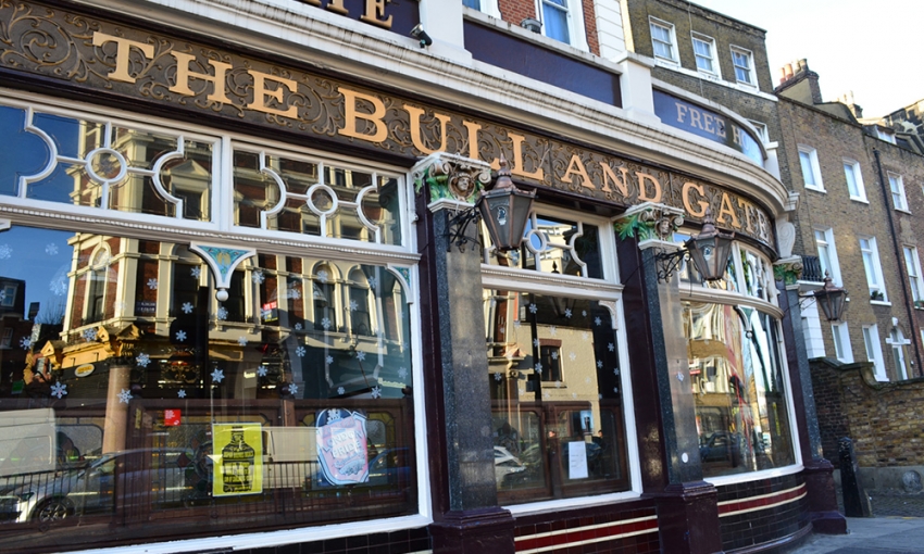 Coldplay révèle sa tristesse à l'annonce de la fermeture du "The Bull&Gate"